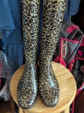 Leopard Print Women's Rain Boots - Brown/Black